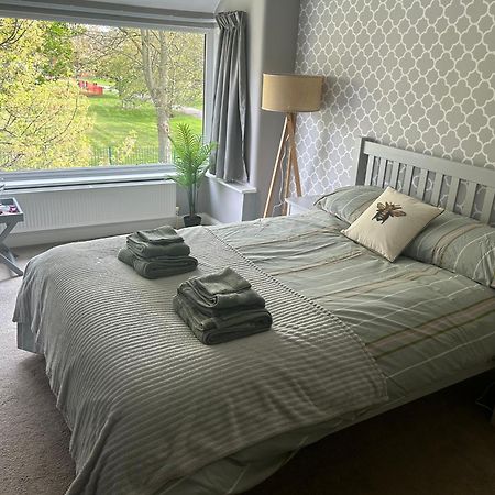 Lovely, Large Double Bedroom With Park View In Home Hazel Grove المظهر الخارجي الصورة
