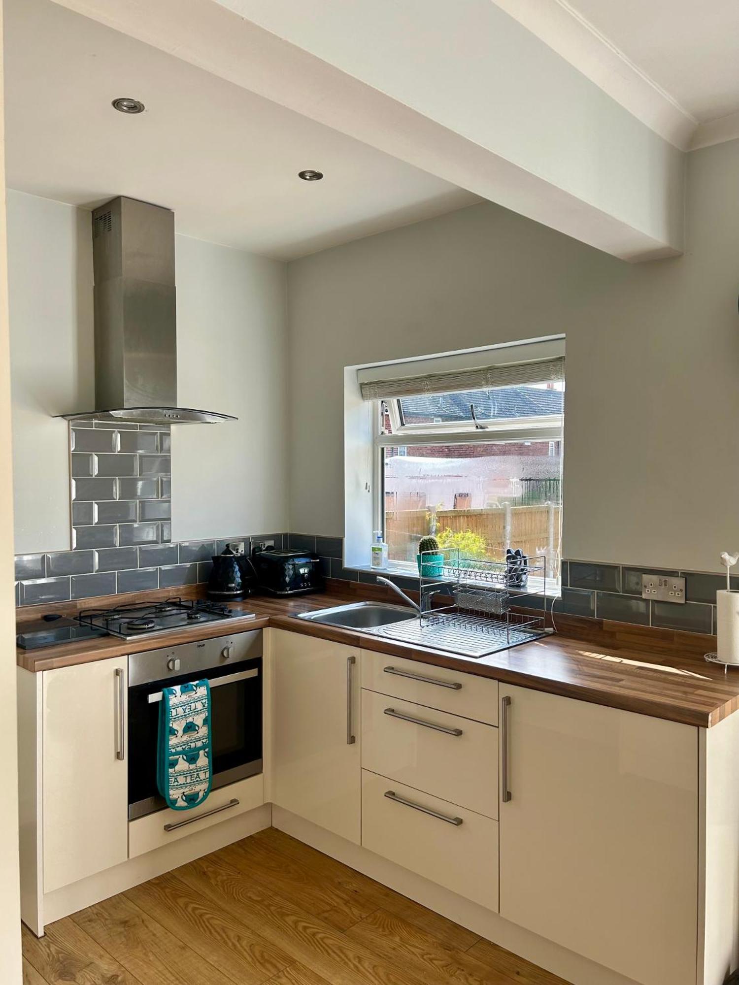 Lovely, Large Double Bedroom With Park View In Home Hazel Grove المظهر الخارجي الصورة