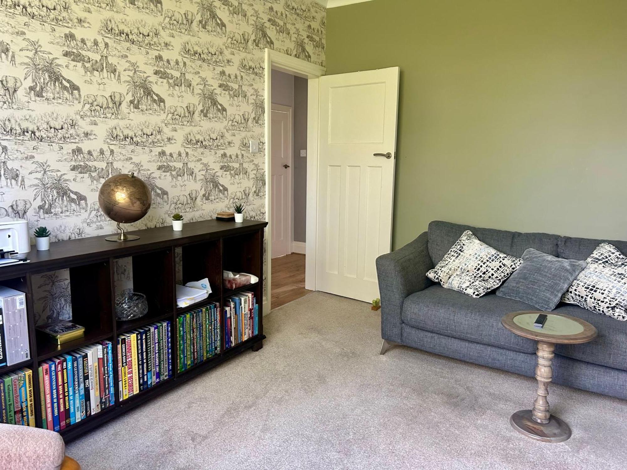 Lovely, Large Double Bedroom With Park View In Home Hazel Grove المظهر الخارجي الصورة